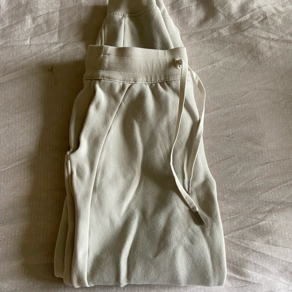 Lululemon fleece lined joggers like new